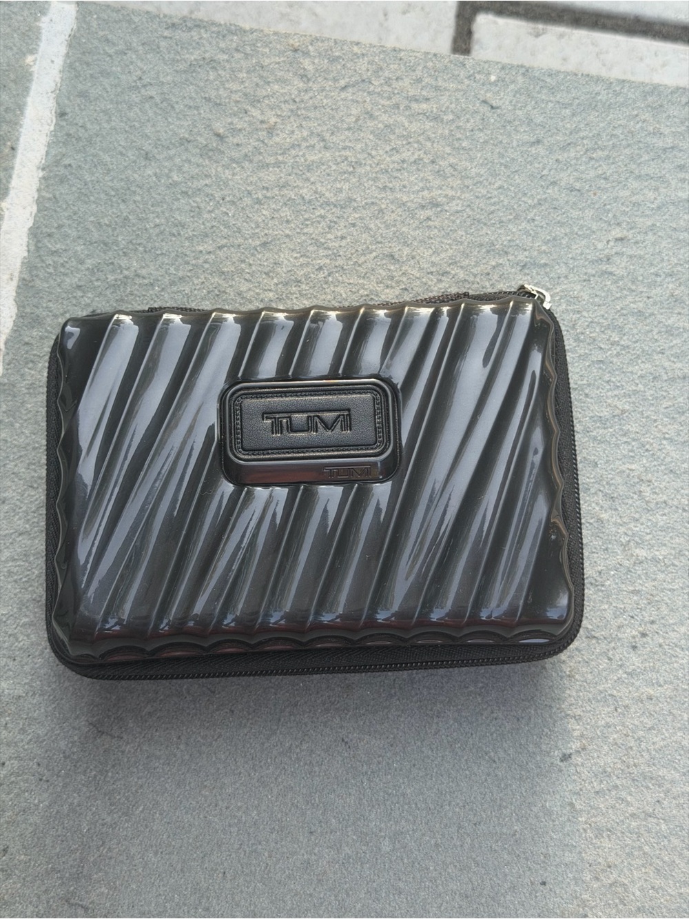 Tumi Black Glossy Hard-Shell Travel Case 6.5X5